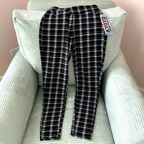 KYOYO Black and White Checkered Capri Pants with Asymmetrical Waist. Size M - Picture 1 of 12